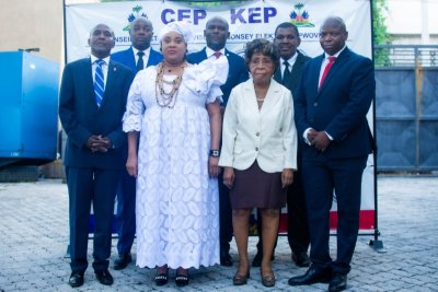 Des membres du CEP sans carte électorale