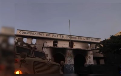 La PNH reprend le contrôle des restes du Commissariat de Petite Rivière de l'Artibonite