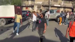 Protestation à Delmas 40B suite aux avis de recherche lancés contre Nenel Cassy et Alfredo Antoine