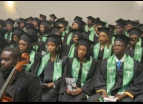 Une nouvelle génération de médecins diplômés de l’UNEPH prête à servir Haïti